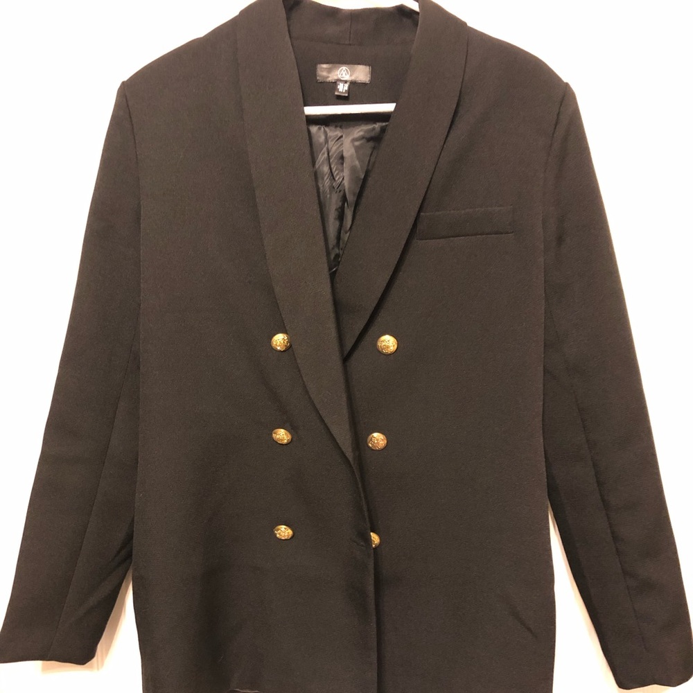 Size 6 oversized black and gold blazer